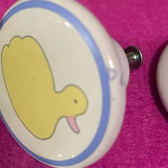Lillian Vernon LVC 1987 Vintage Rubber Duck Porcelain Drawer Pulls 12 - Picture 12 of 12